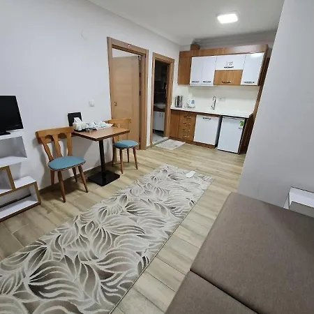 Ecrin Hotel *